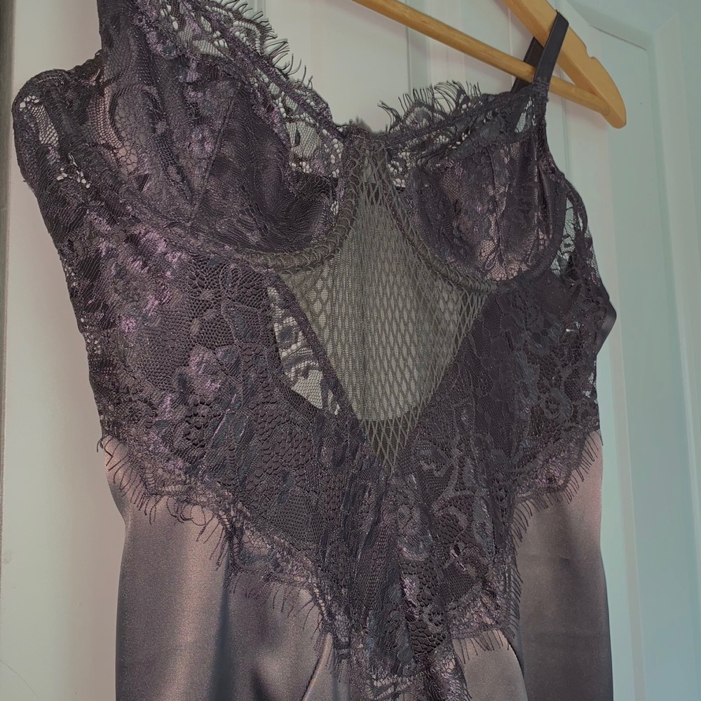 BODYCON GRAY LACE SATIN DRESS - Picture 3 of 4